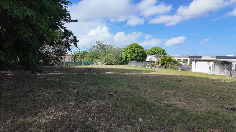 690 LOS NABORIAS STREET Vega Alta, PR 00692