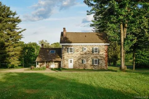 652 Albany Post Road
