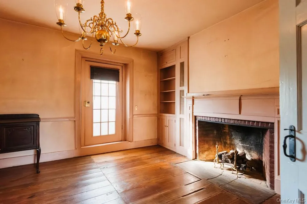 652 Albany Post Road New Paltz, NY 12561