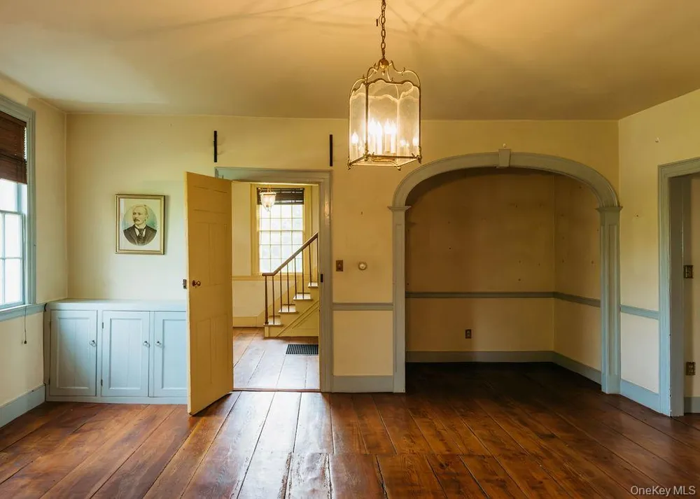 652 Albany Post Road New Paltz, NY 12561