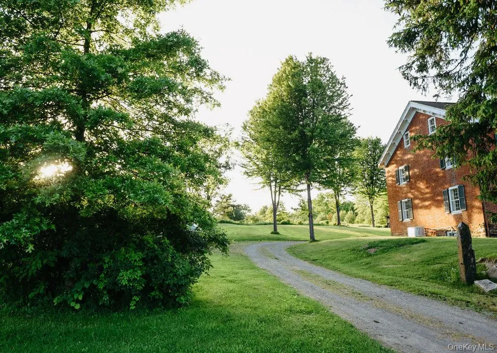 652 Albany Post Road New Paltz, NY 12561