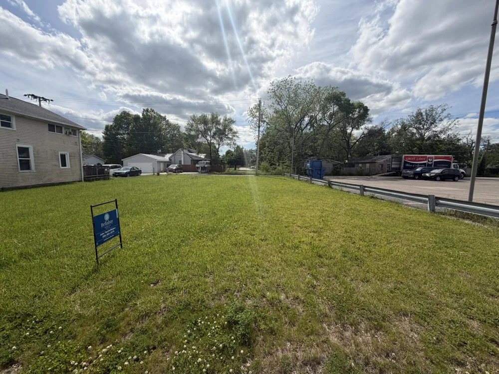 118 S Main Street Lawton, MI 49065