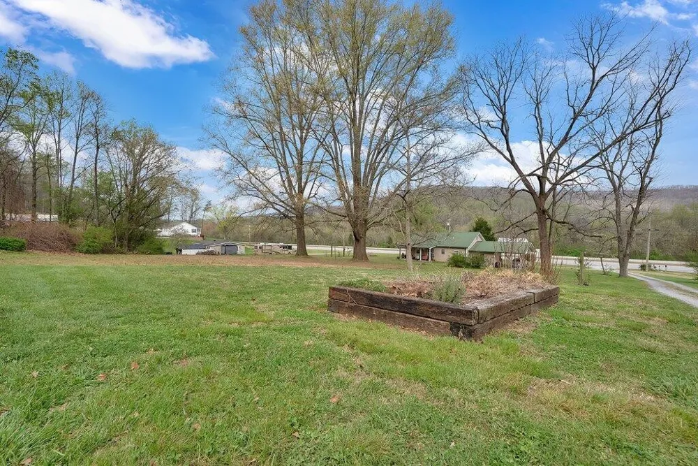 29088 Rhea County Highway Spring City, TN 37381