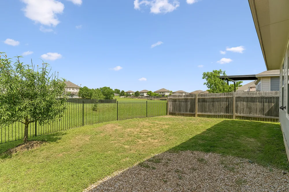2851 Brand Iron Drive San Marcos, TX 78666