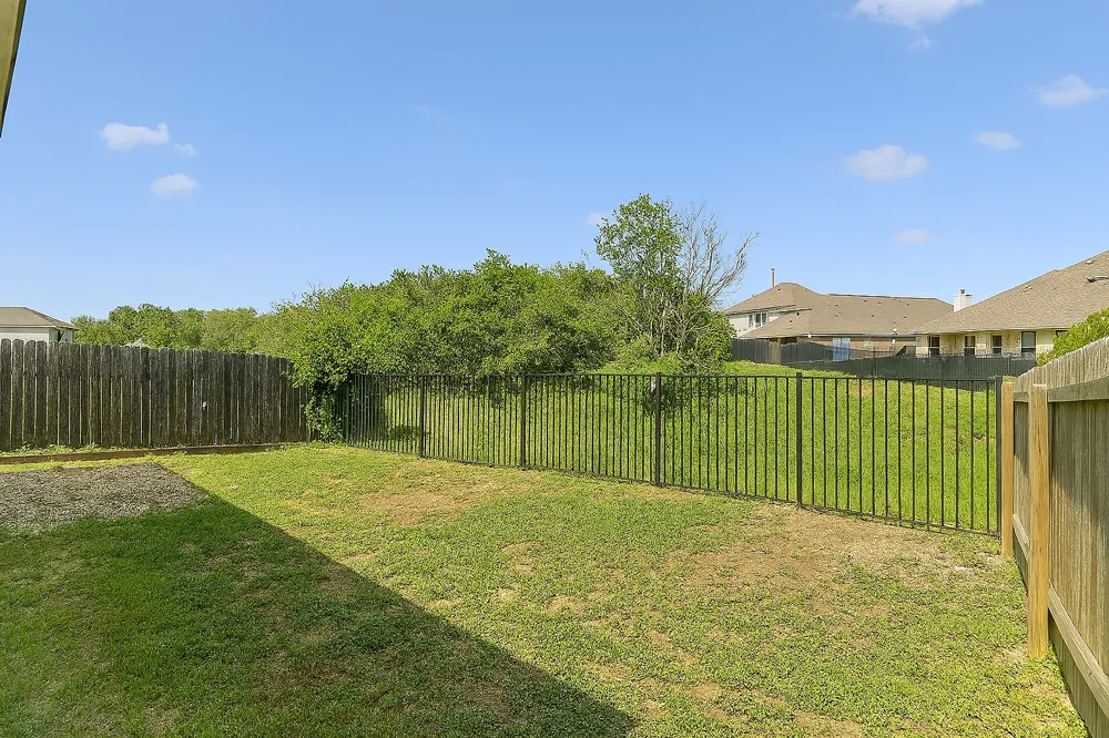 2851 Brand Iron Drive San Marcos, TX 78666