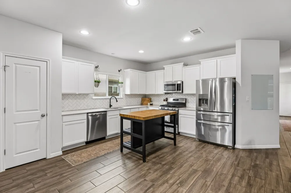 2851 Brand Iron Drive San Marcos, TX 78666