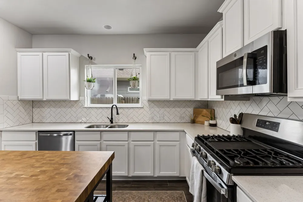 2851 Brand Iron Drive San Marcos, TX 78666