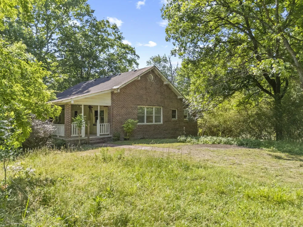 11021 Hixson Pike Soddy Daisy, TN 37379
