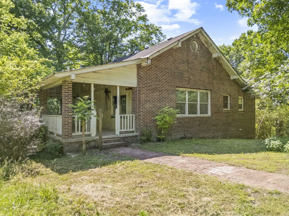 11021 Hixson Pike Soddy Daisy, TN 37379