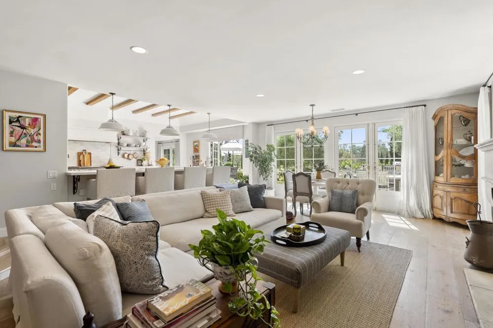 16560 El Camino Real Rancho Santa Fe, CA 92067