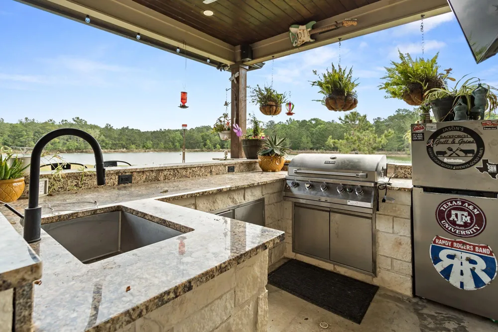 10573 Cooks Lake Road Lumberton, TX 77657