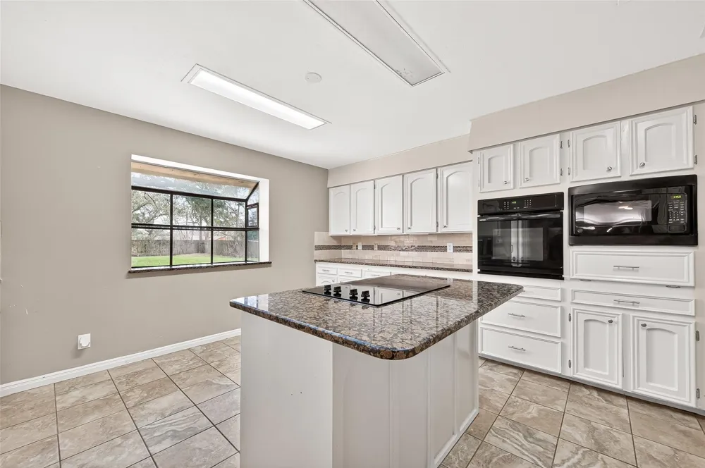5607 Avenue M 1/2 Santa Fe, TX 77510