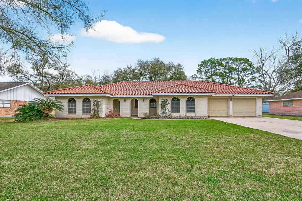 5607 Avenue M 1/2 Santa Fe, TX 77510