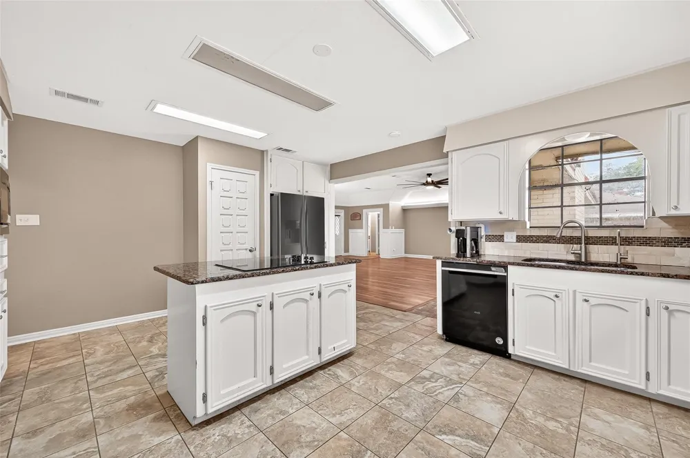 5607 Avenue M 1/2 Santa Fe, TX 77510