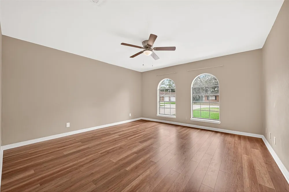 5607 Avenue M 1/2 Santa Fe, TX 77510