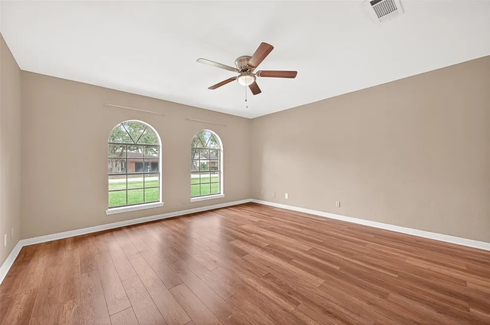 5607 Avenue M 1/2 Santa Fe, TX 77510