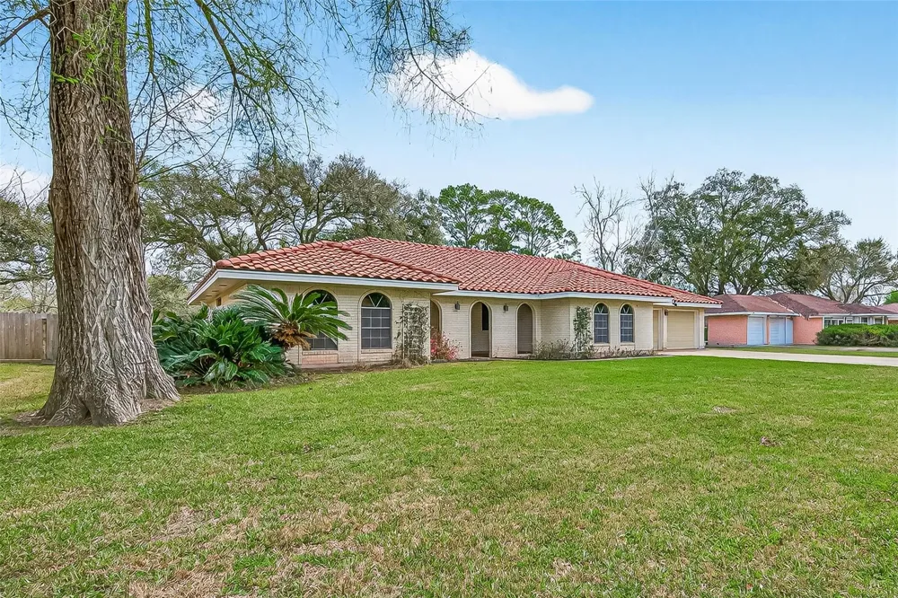5607 Avenue M 1/2 Santa Fe, TX 77510