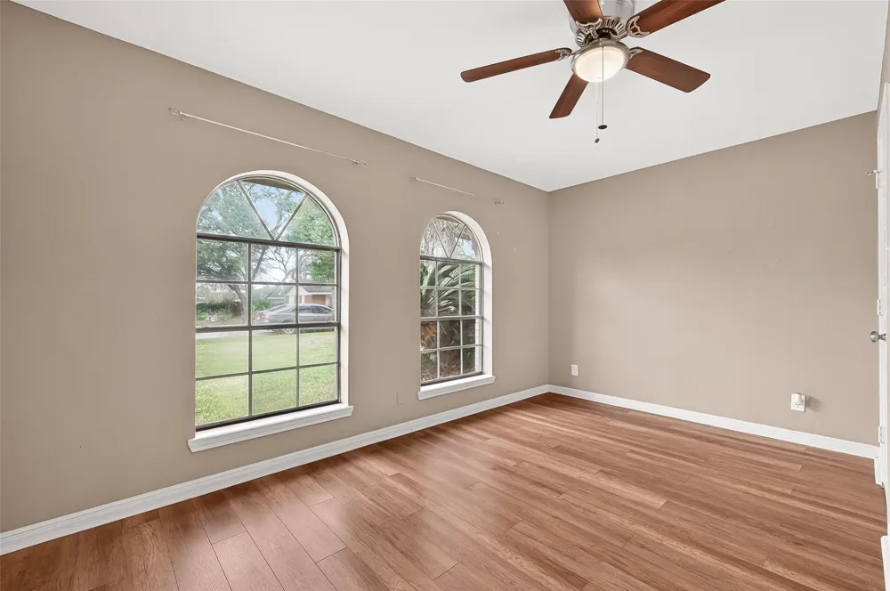 5607 Avenue M 1/2 Santa Fe, TX 77510
