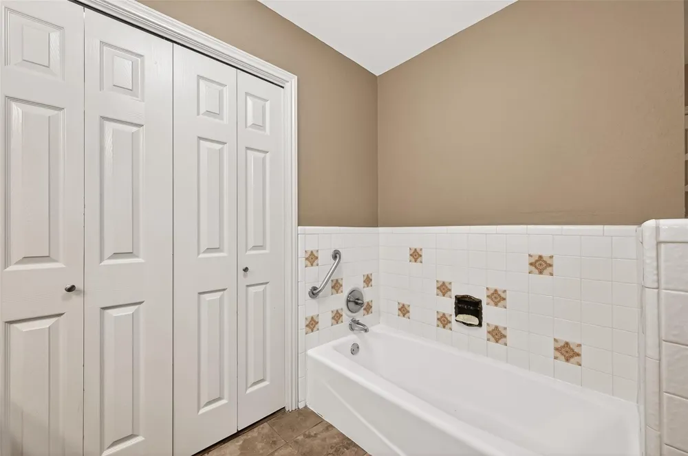 5607 Avenue M 1/2 Santa Fe, TX 77510