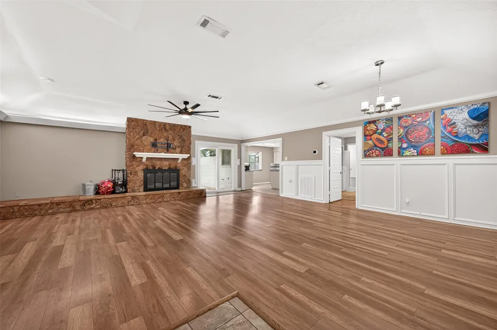 5607 Avenue M 1/2 Santa Fe, TX 77510
