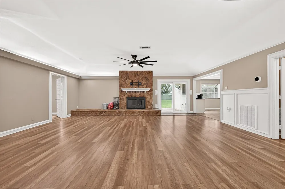 5607 Avenue M 1/2 Santa Fe, TX 77510