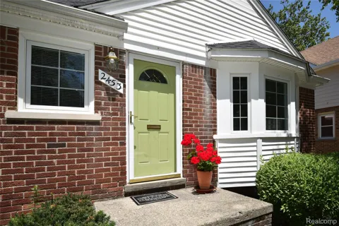 2453 WINDEMERE ROAD