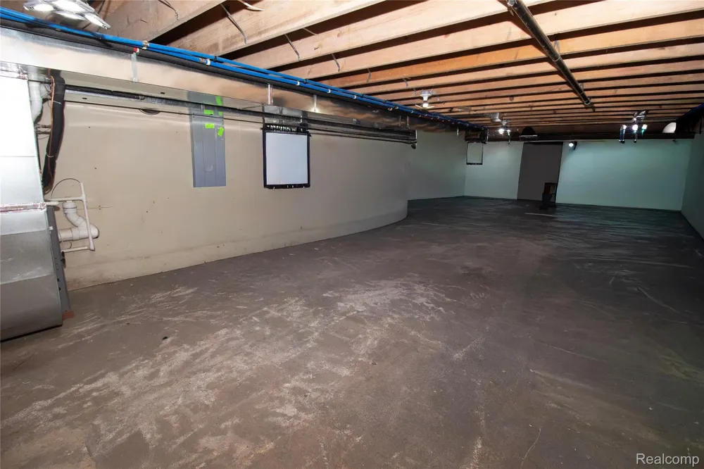 4520 Water Street Columbiaville Village, MI 48421