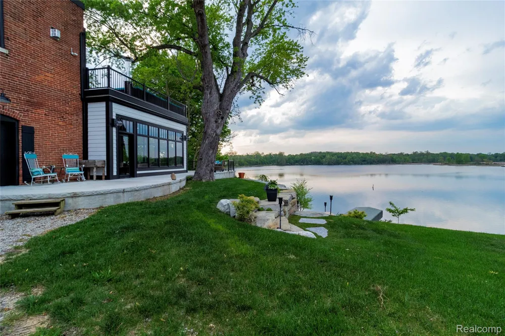 4520 Water Street Columbiaville Village, MI 48421