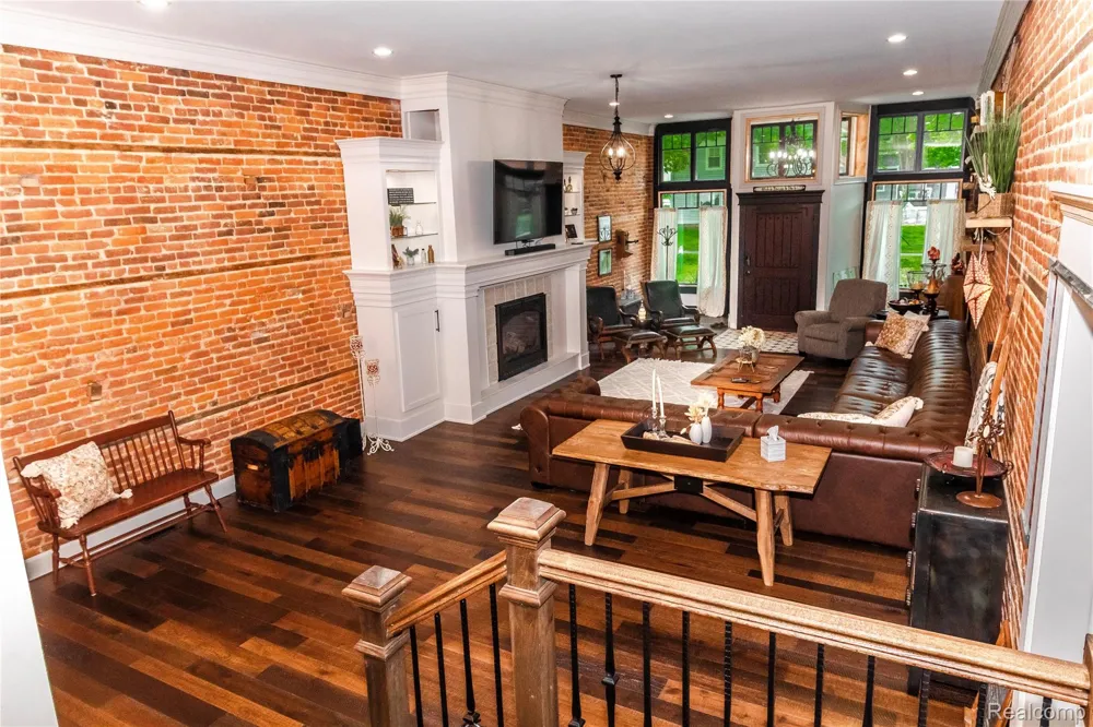 4520 Water Street Columbiaville Village, MI 48421