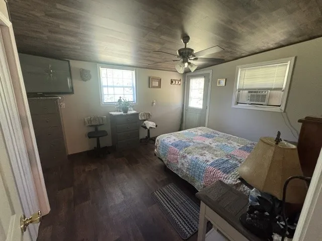 479 Horseshoe Bend Linden, TN 37096