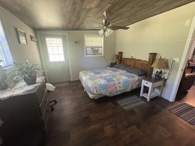 479 Horseshoe Bend Linden, TN 37096