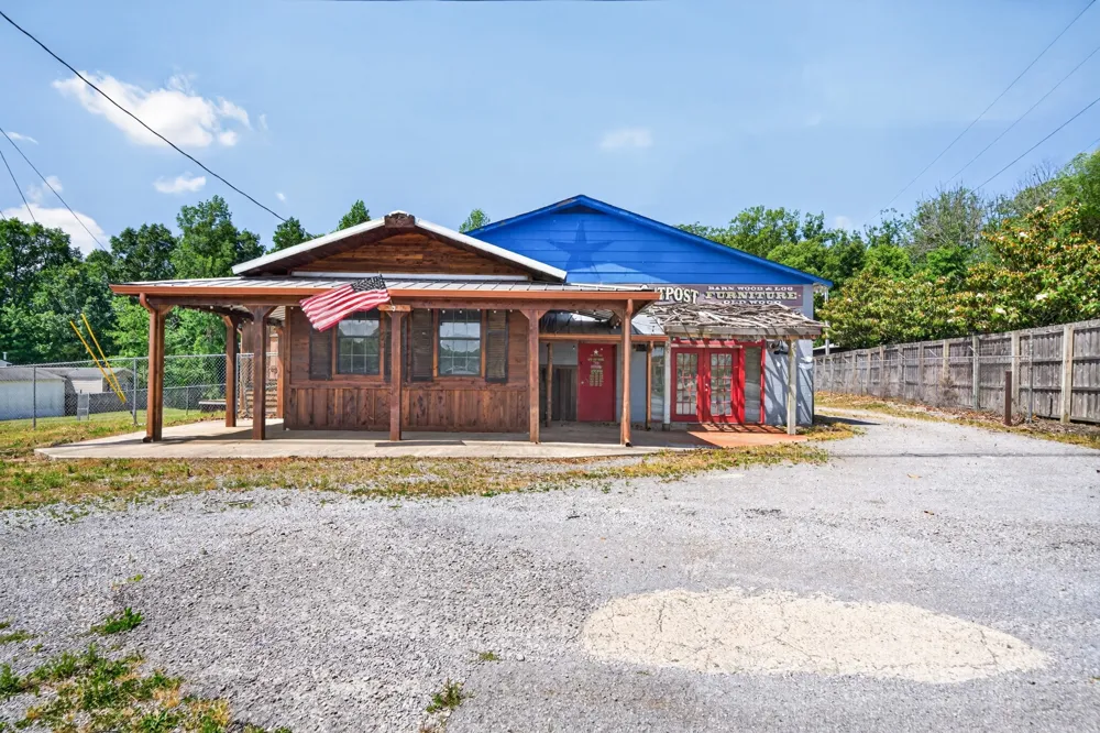 3239 Nashville Hwy Smithville, TN 37166