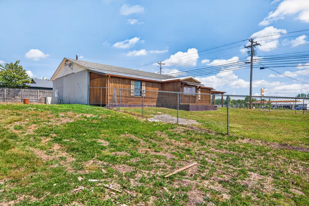 3239 Nashville Hwy Smithville, TN 37166