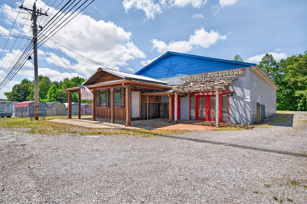 3239 Nashville Hwy Smithville, TN 37166