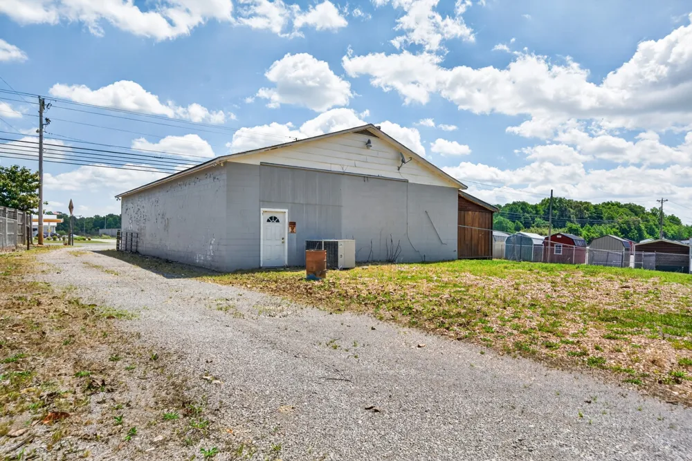 3239 Nashville Hwy Smithville, TN 37166