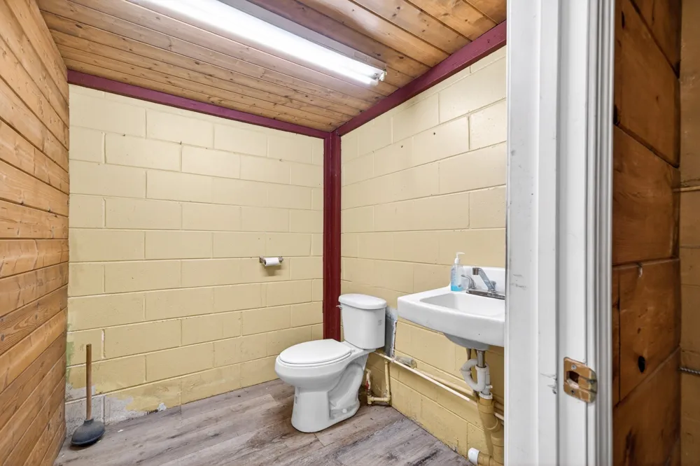 3239 Nashville Hwy Smithville, TN 37166