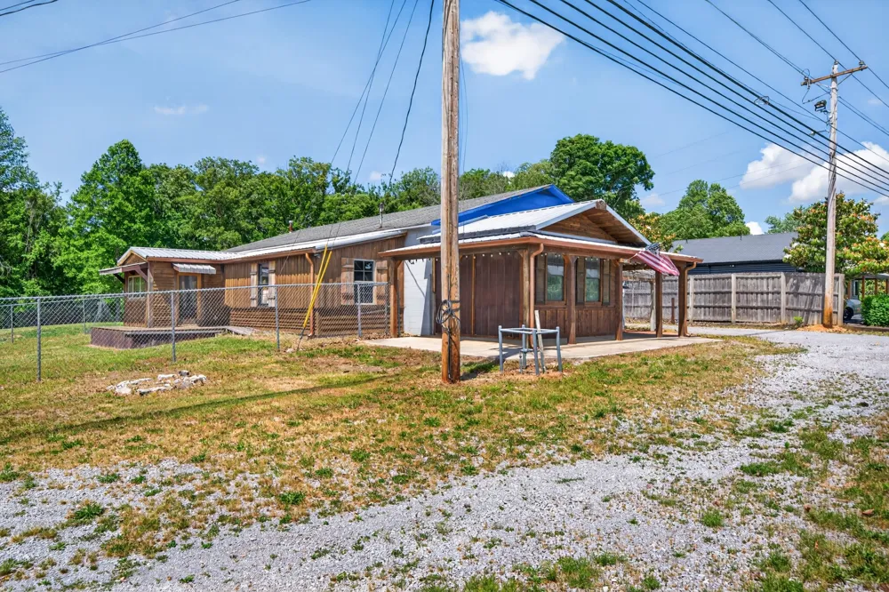 3239 Nashville Hwy Smithville, TN 37166