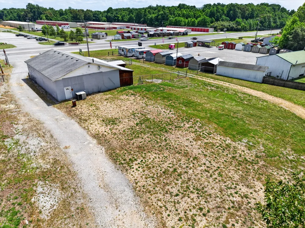 3239 Nashville Hwy Smithville, TN 37166