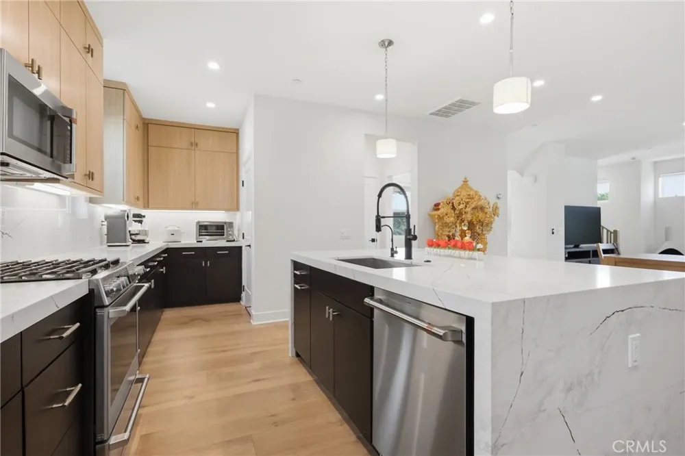133 Jessup Tustin, CA 92780