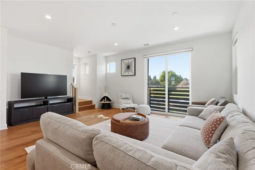 133 Jessup Tustin, CA 92780