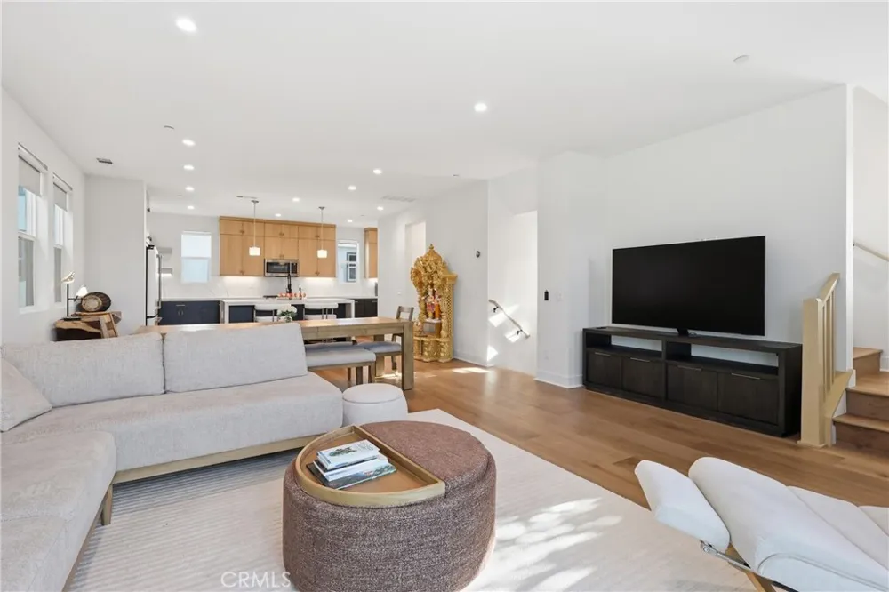 133 Jessup Tustin, CA 92780