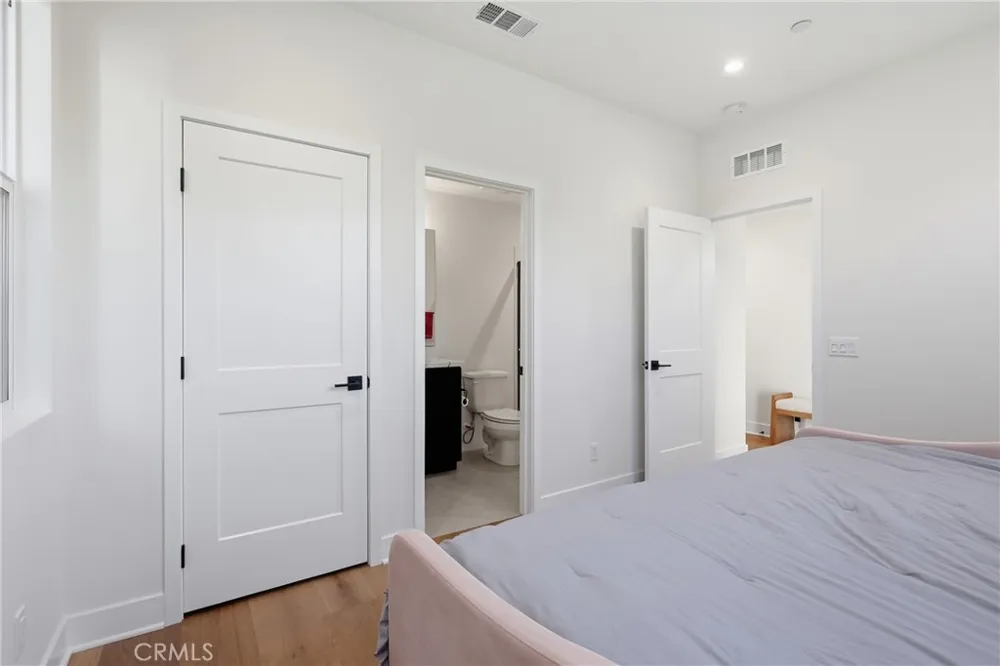 133 Jessup Tustin, CA 92780