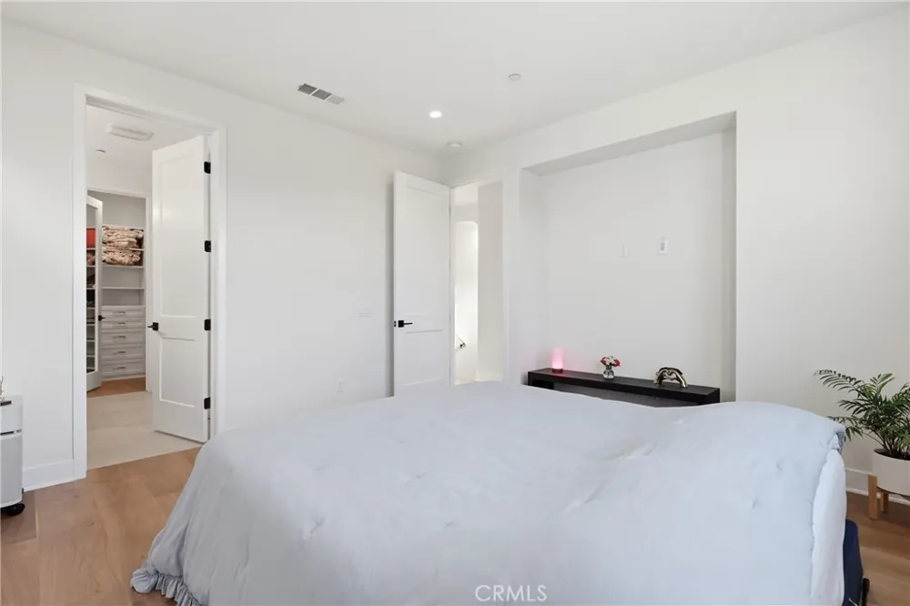133 Jessup Tustin, CA 92780