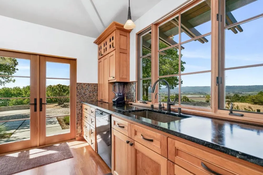 1205 Eagle Hill Road Royal Oaks, CA 95076