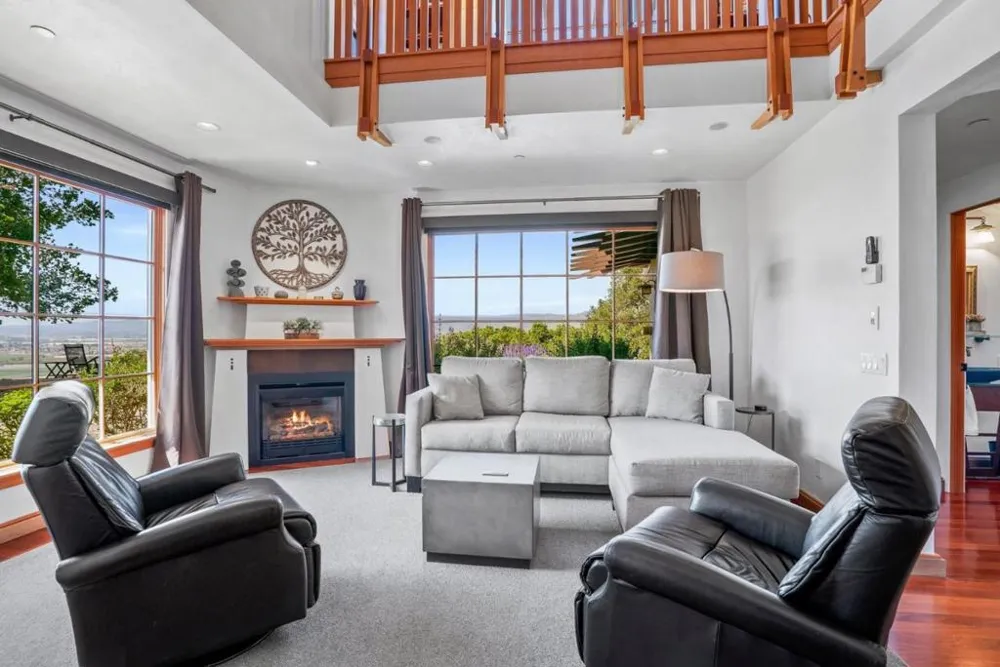 1205 Eagle Hill Road Royal Oaks, CA 95076