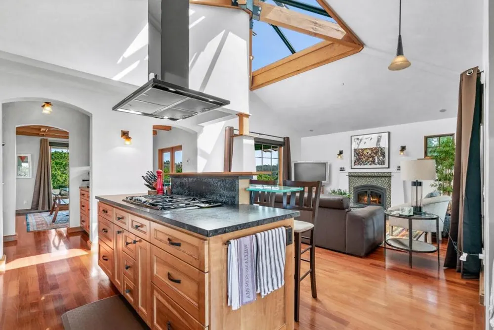 1205 Eagle Hill Road Royal Oaks, CA 95076