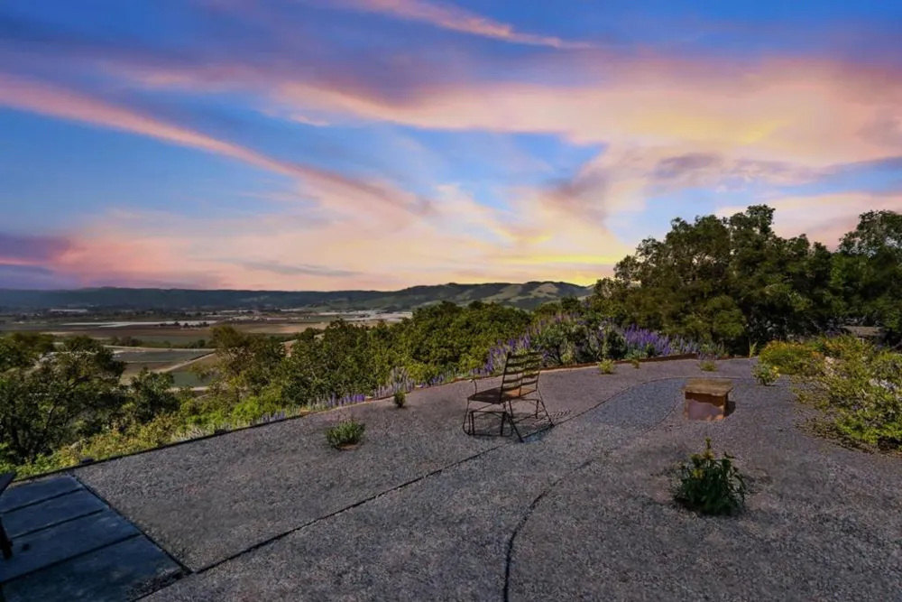 1205 Eagle Hill Road Royal Oaks, CA 95076