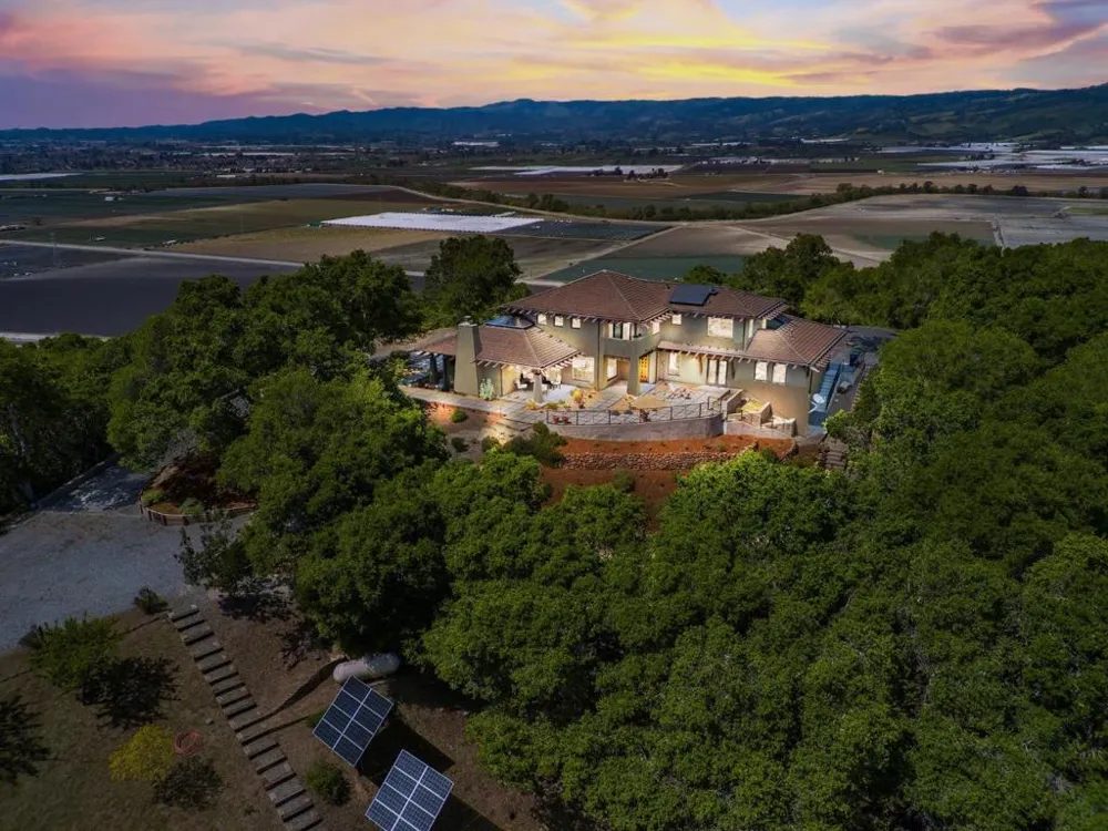 1205 Eagle Hill Road Royal Oaks, CA 95076
