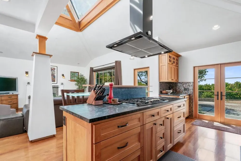 1205 Eagle Hill Road Royal Oaks, CA 95076