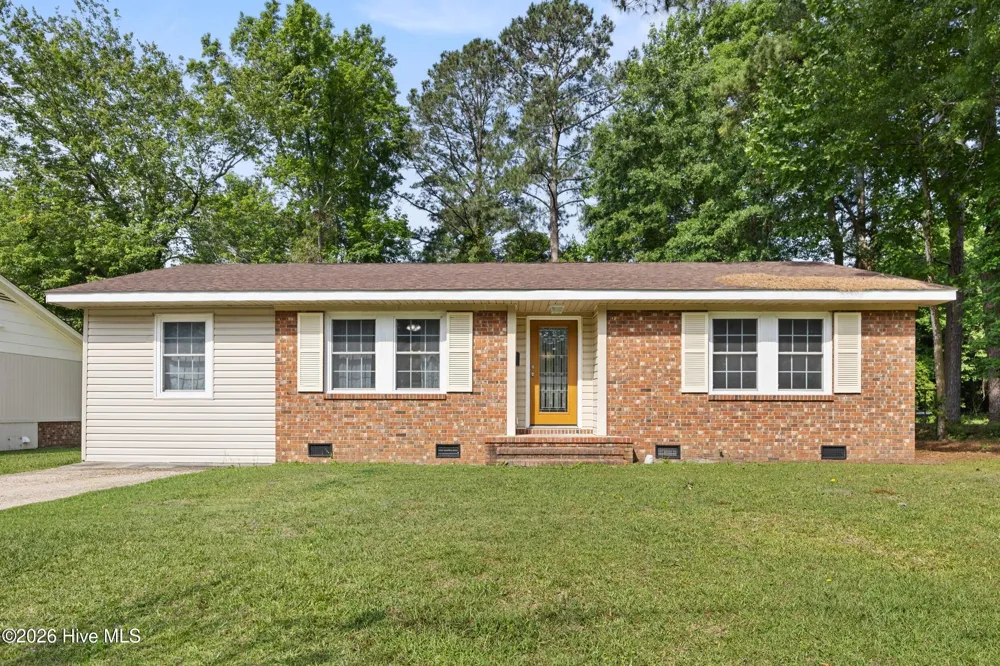 616 S Orange Street Wallace, NC 28466